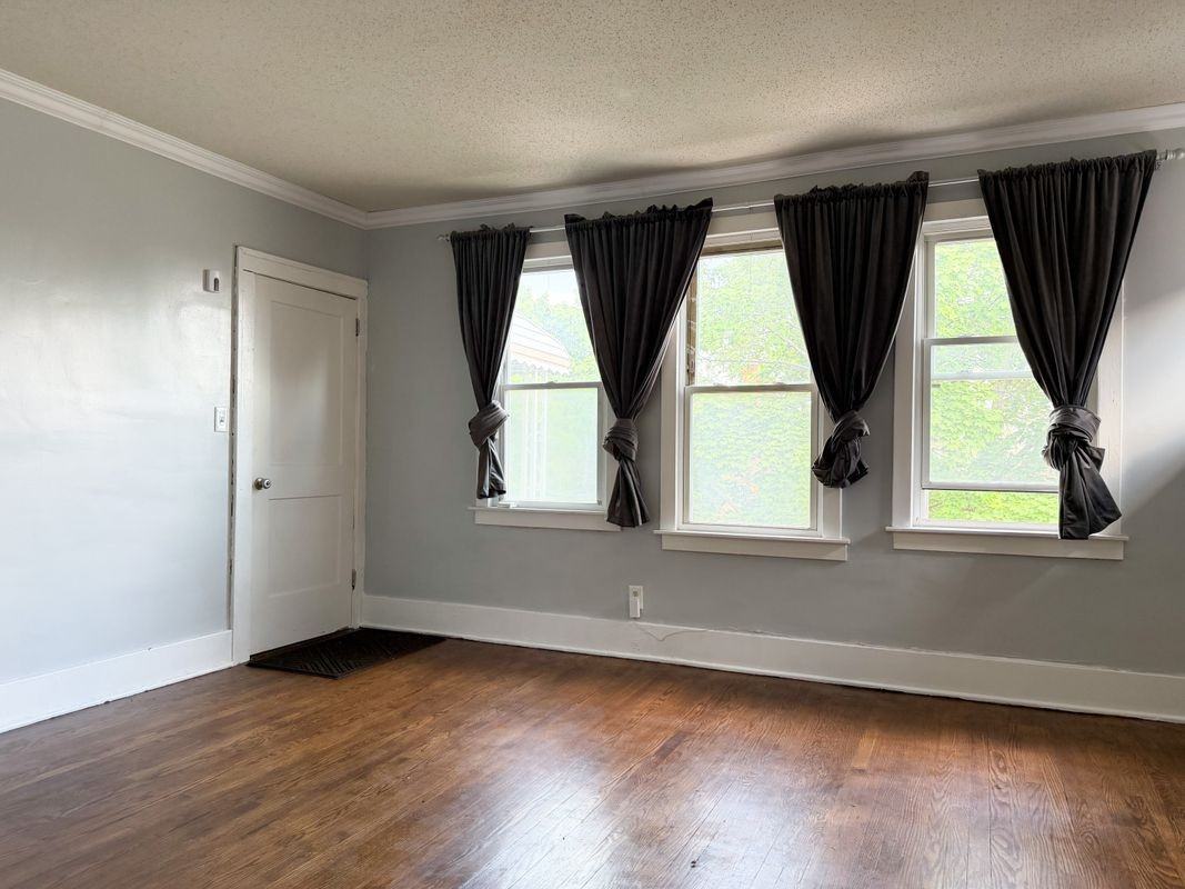2710 Clements St - Photo 7 of 10