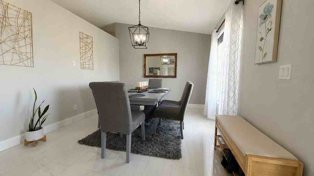 1002 Sw Longfellow Rd - Photo 3 of 30