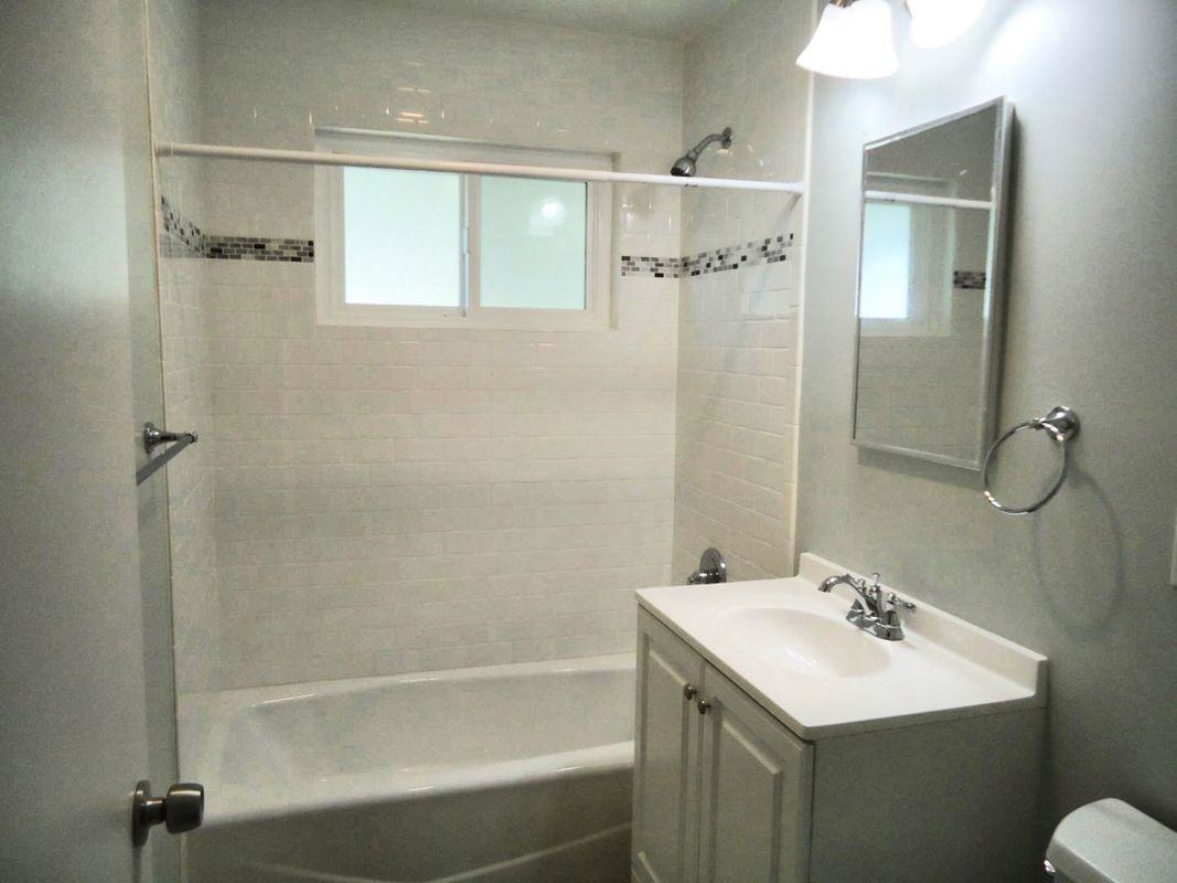 628 Grove St - Photo 3 of 3