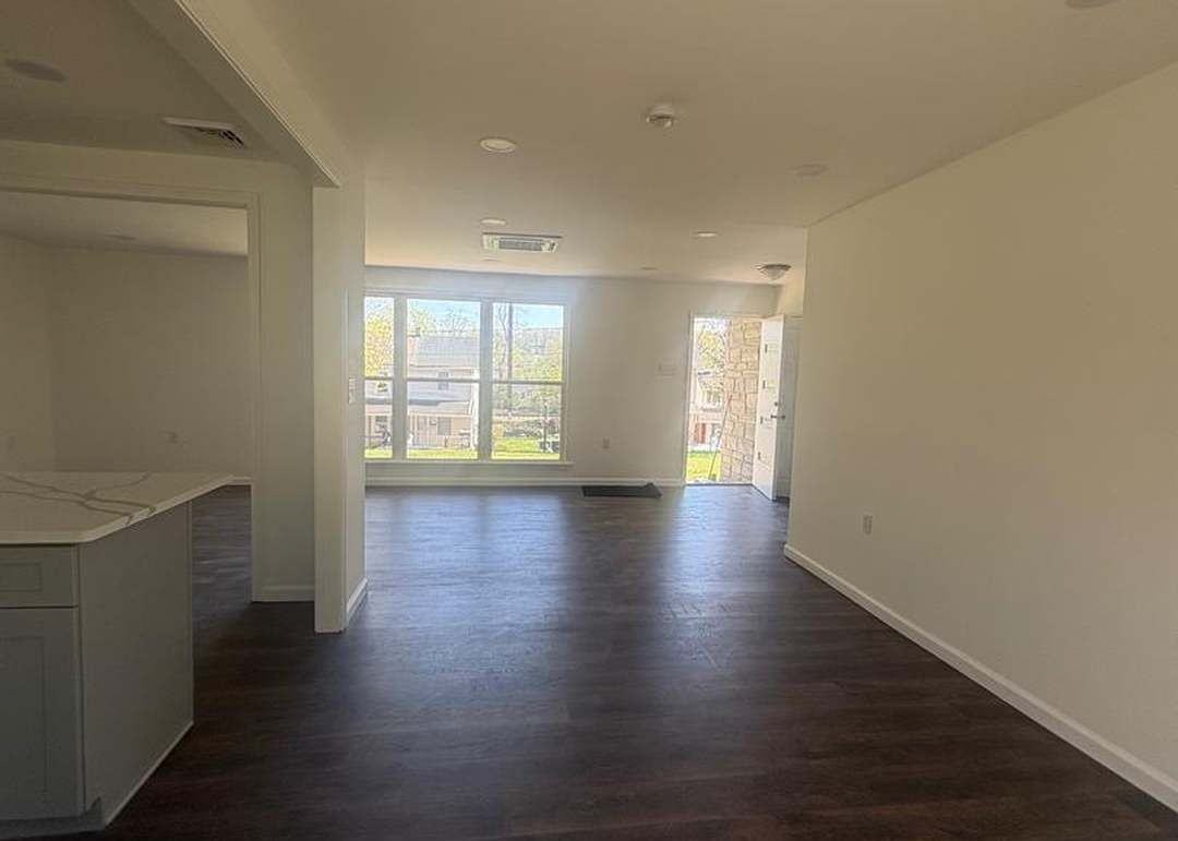 633 Coates St - Photo 2 of 7