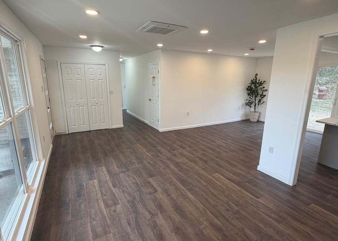 633 Coates St - Photo 5 of 7