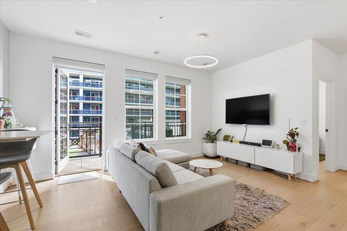 1411 Key Blvd ##206