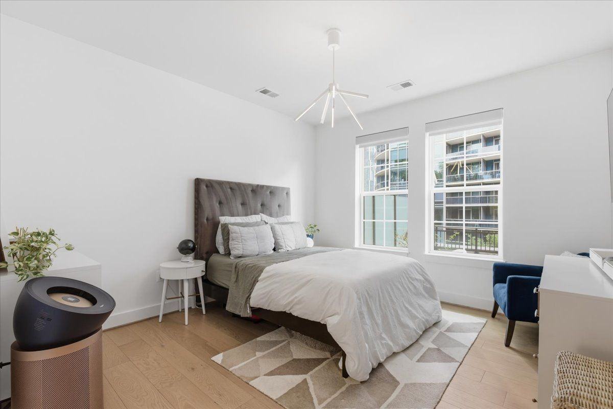 1411 Key Blvd ##206 - Photo 2 of 41
