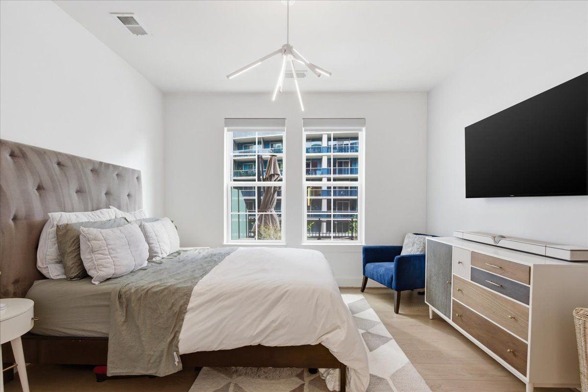 1411 Key Blvd ##206 - Photo 3 of 41