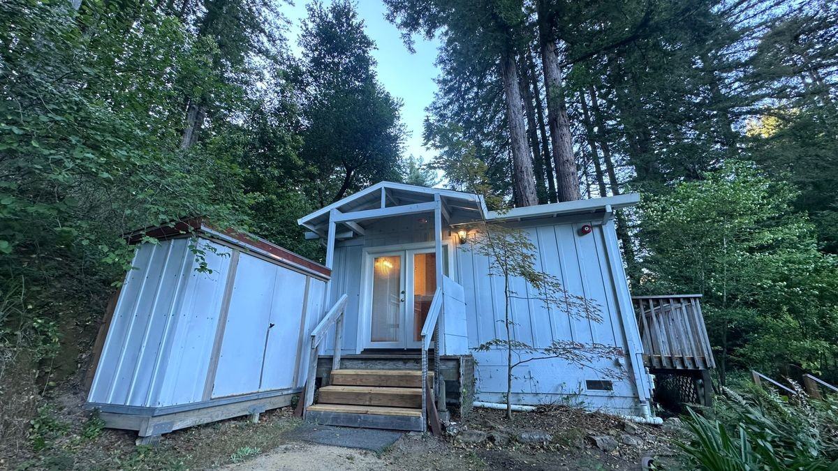 10311 California Dr - Photo 3 of 11