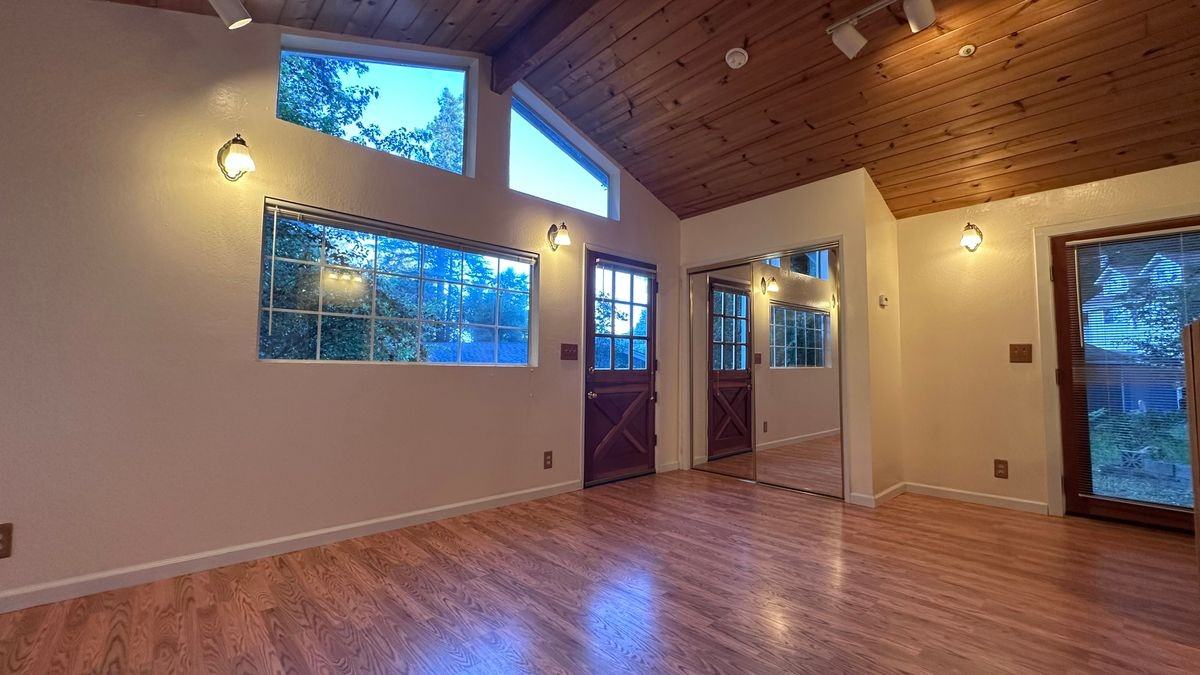 10311 California Dr - Photo 5 of 11
