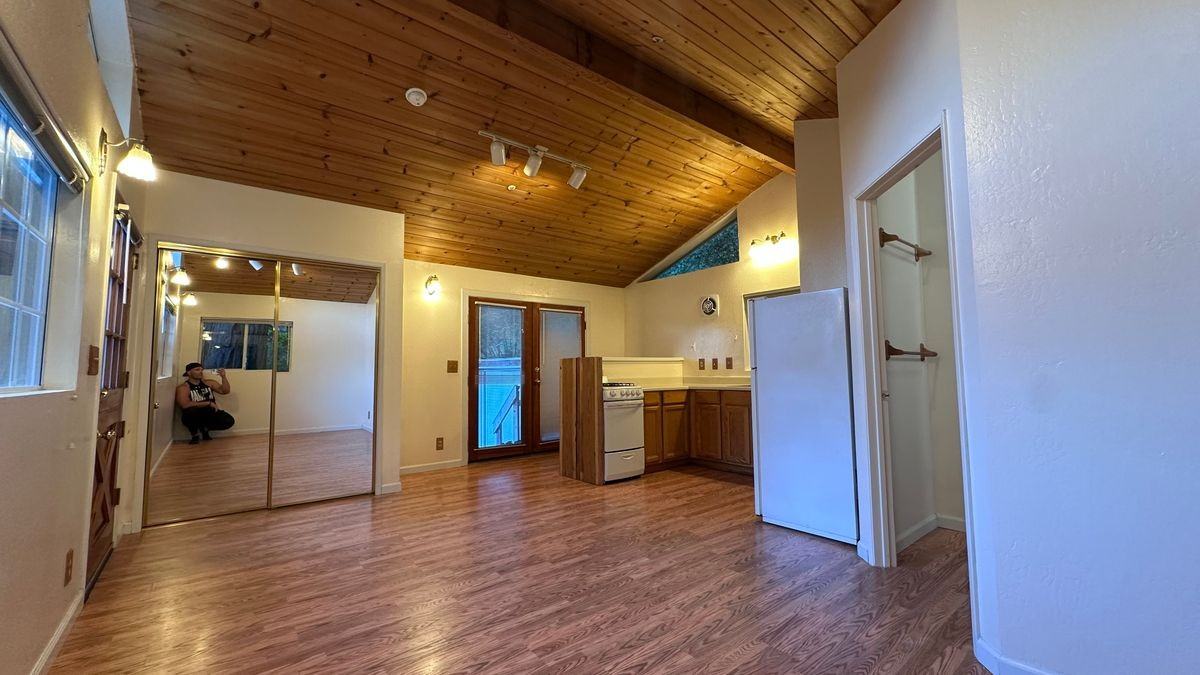 10311 California Dr - Photo 7 of 11