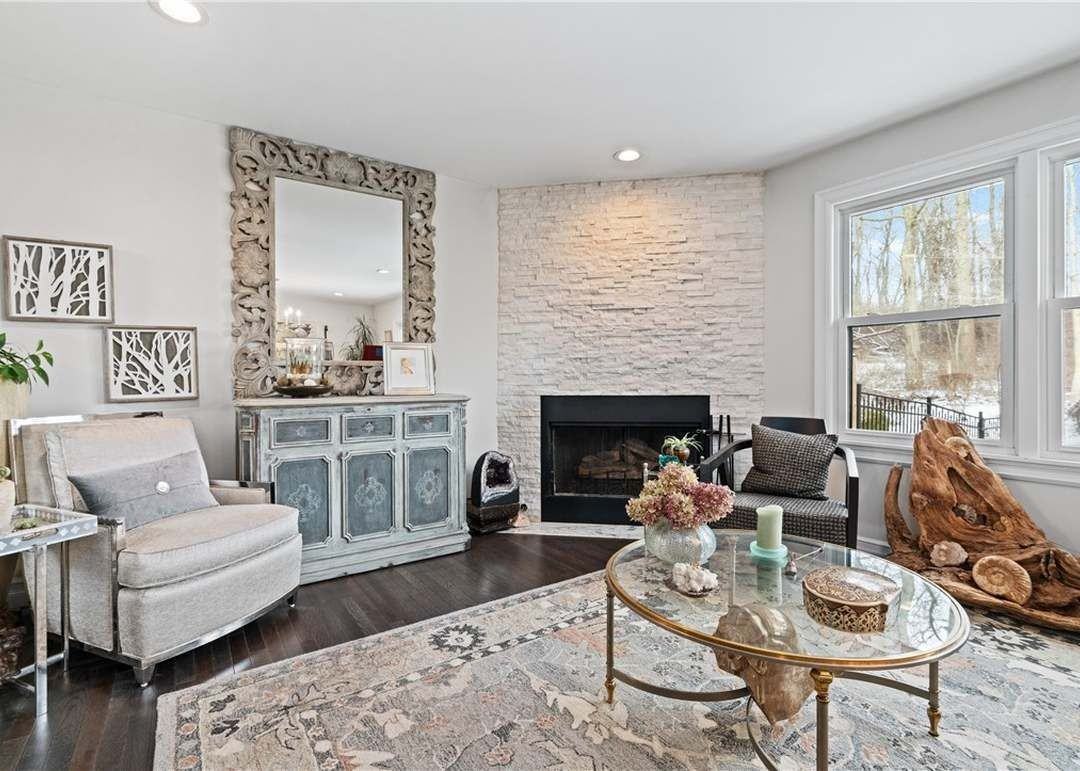 445 Shady Ridge Dr - Photo 3 of 7