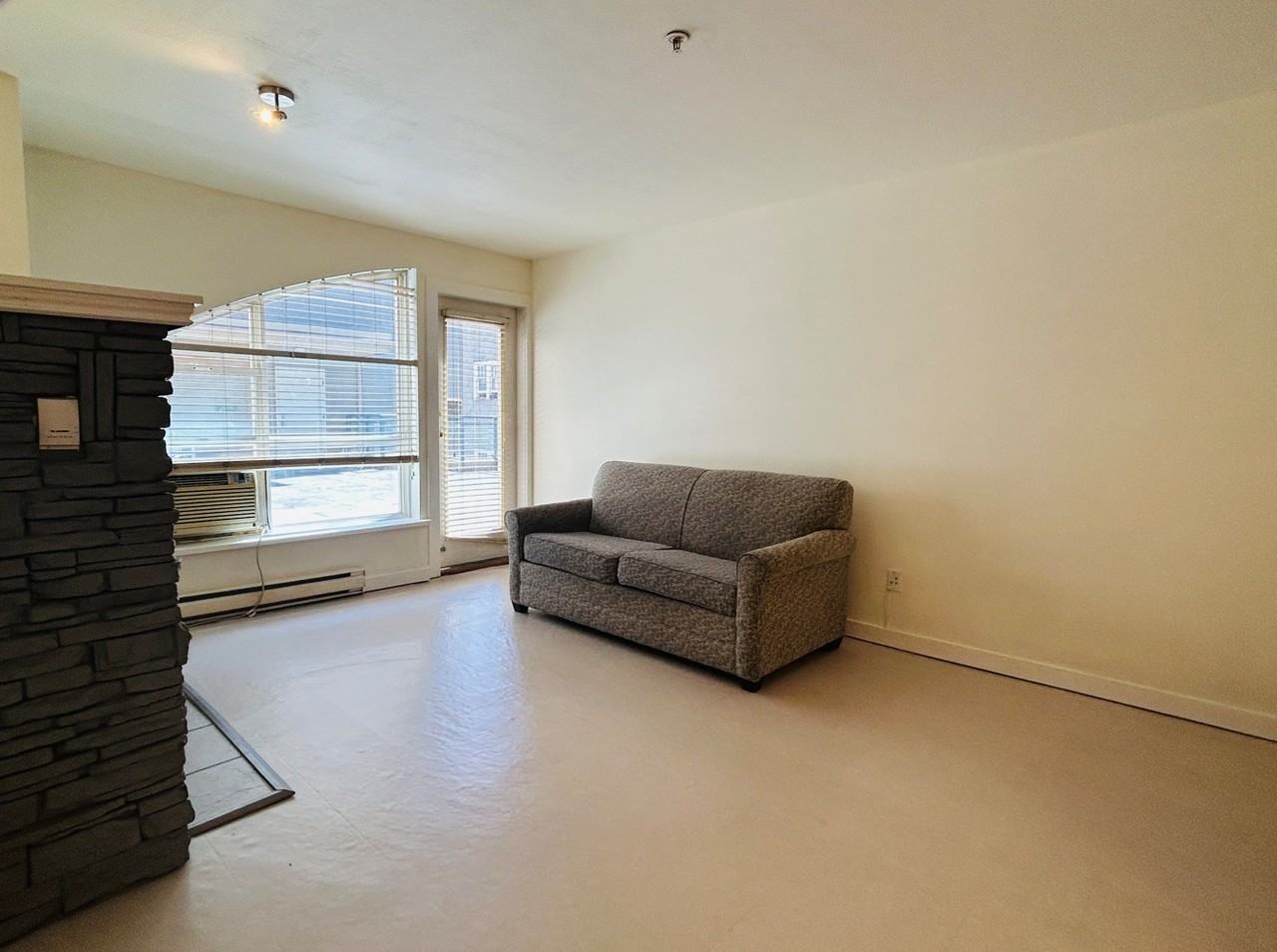 335 Carnarvon Street #2nd Floor - Photo 2 of 11