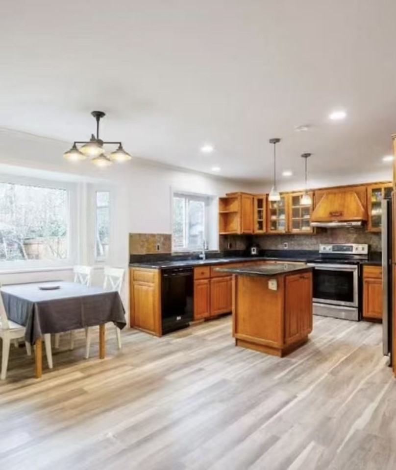 10300 167 Street - Photo 3 of 14