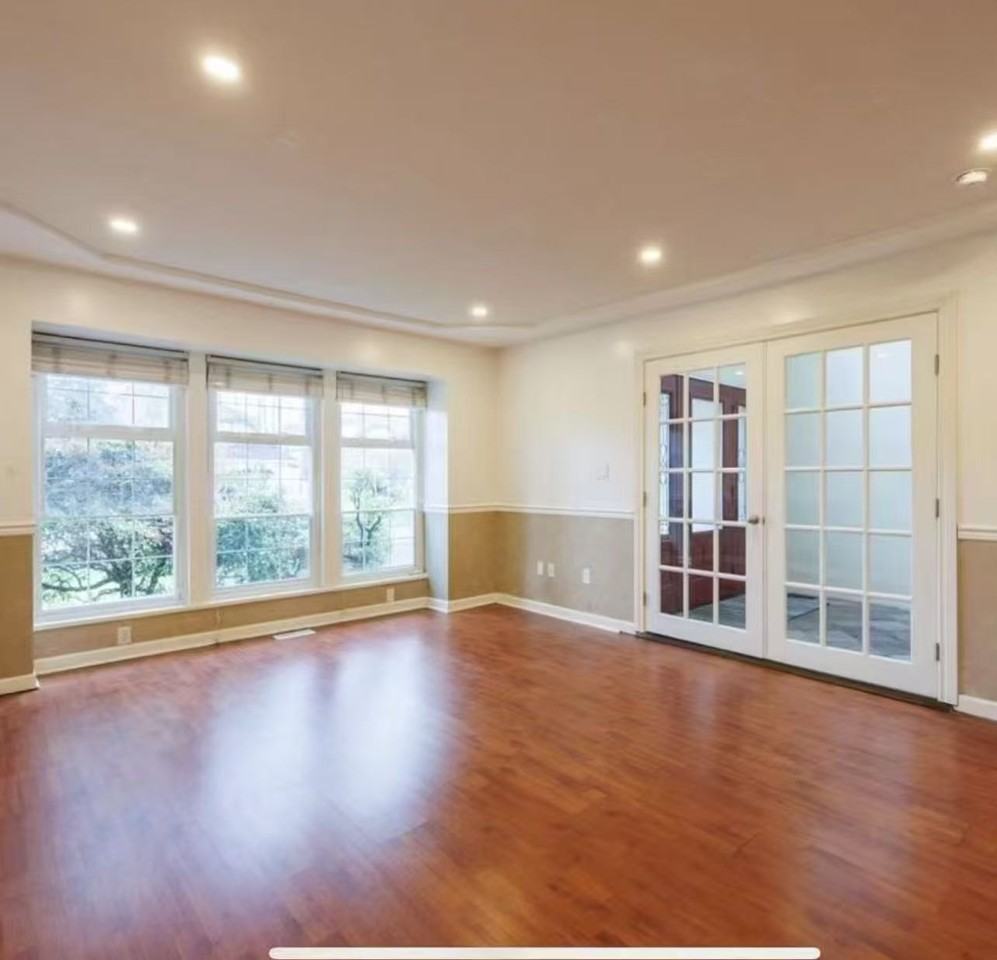 10300 167 Street - Photo 7 of 14