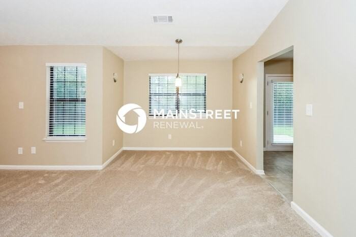 1478 Carriage Ln - Photo 4 of 15