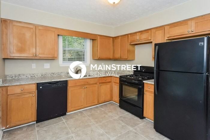 1478 Carriage Ln - Photo 5 of 15