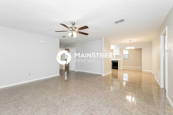 240 Grifford Dr - Photo 4 of 16