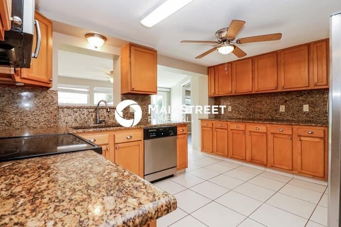 3904 Elmwood Dr - Photo 6 of 16
