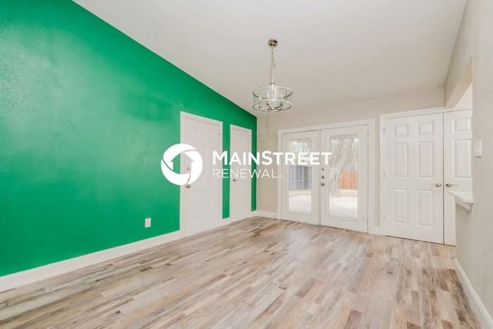 1811 Mimosa Ln - Photo 4 of 14