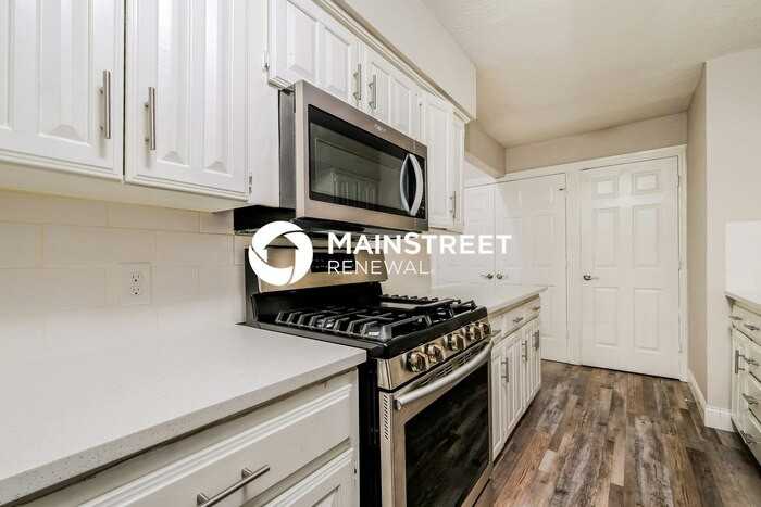 1811 Mimosa Ln - Photo 5 of 14