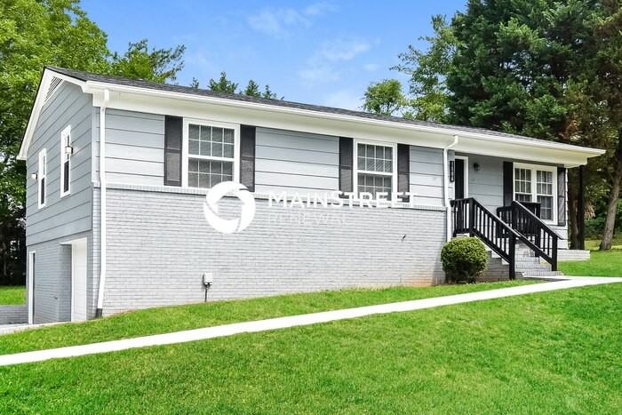 1006 Sumner Ct - Photo 4 of 17