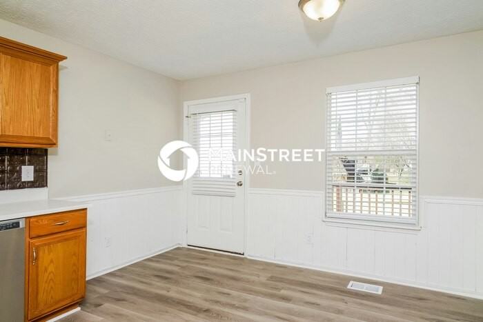 139 Clover Cove Dr - Photo 7 of 16
