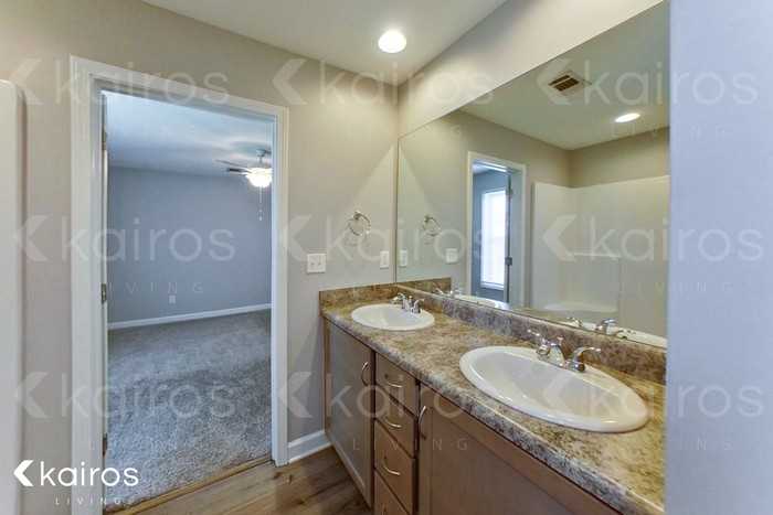 146 Wexford Way - Photo 6 of 17