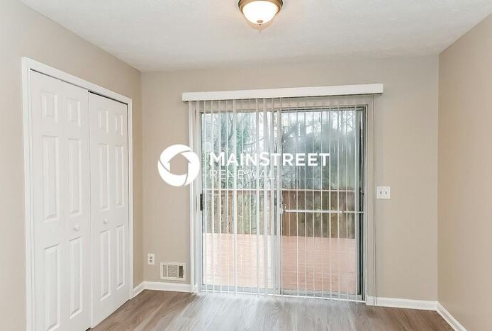 1685 Versailles Dr Sw - Photo 6 of 17