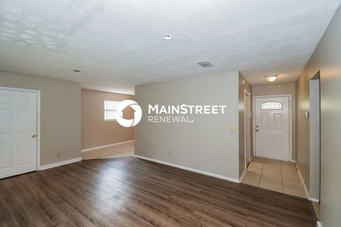 7037 Red Robin Dr - Photo 3 of 16