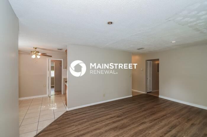 7037 Red Robin Dr - Photo 5 of 16