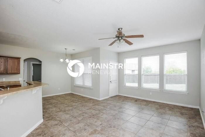 205 Kennedy Dr - Photo 3 of 16