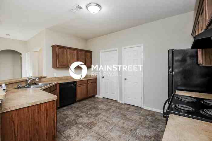 205 Kennedy Dr - Photo 7 of 16