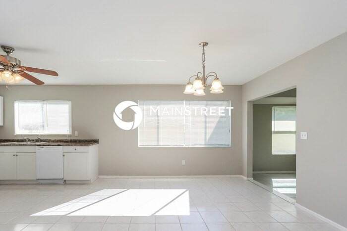 4691 Mckibben Dr - Photo 4 of 16