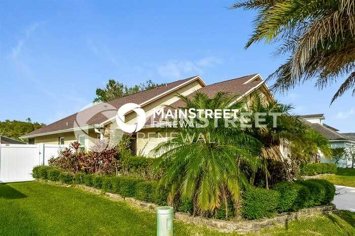 326 Oceanside Ct - Photo 3 of 16