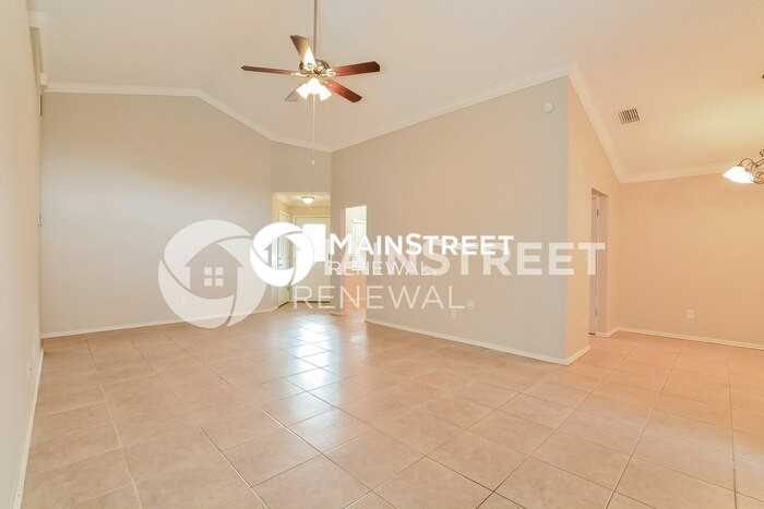 326 Oceanside Ct - Photo 4 of 16