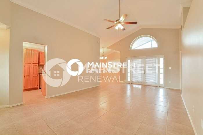 326 Oceanside Ct - Photo 5 of 16
