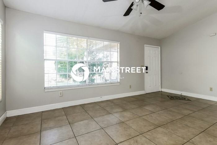 9304 Daney St - Photo 3 of 11