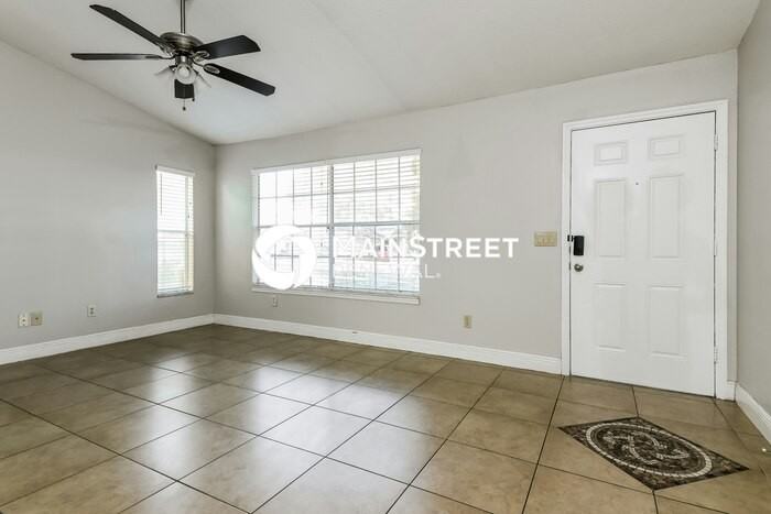 9304 Daney St - Photo 5 of 11