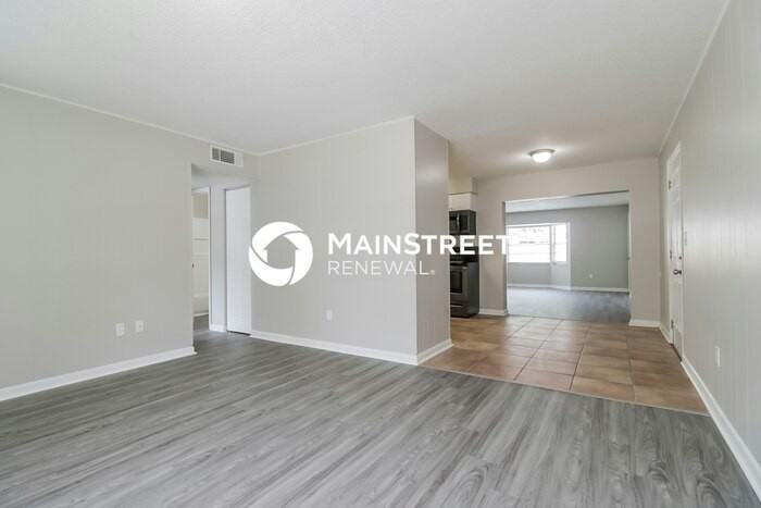 308 Adrienne Dr - Photo 6 of 17