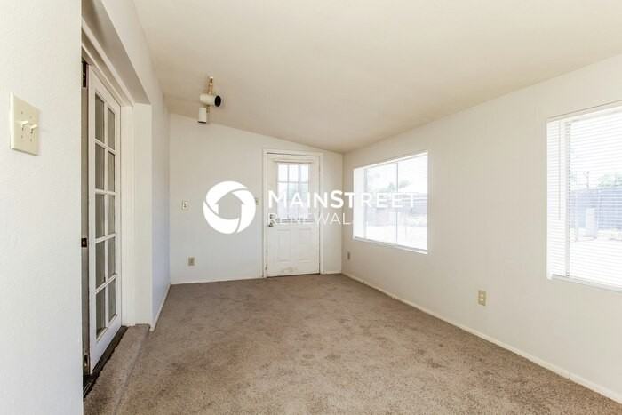 2141 W Pecan Rd - Photo 2 of 18