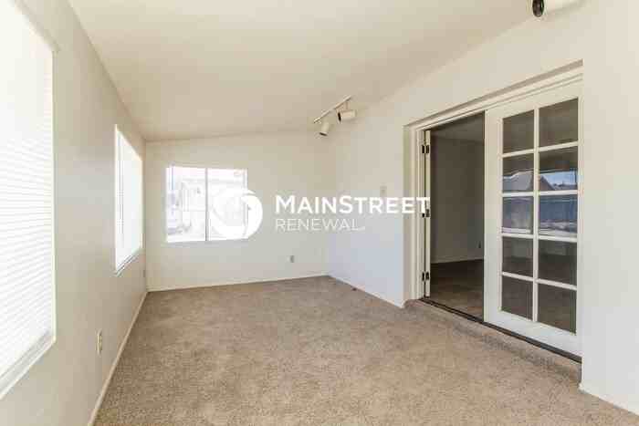 2141 W Pecan Rd - Photo 4 of 18