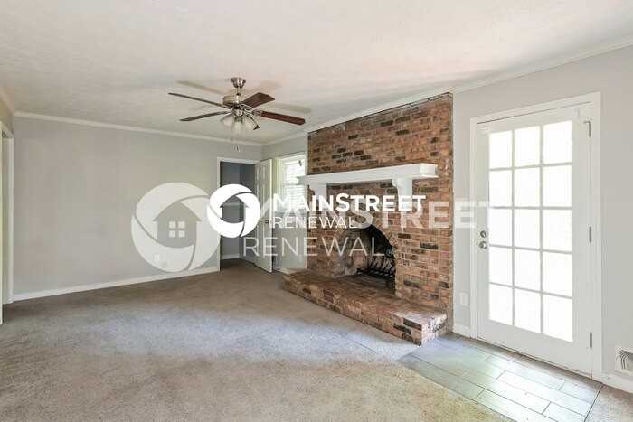 2855 Hickory Cir - Photo 4 of 17