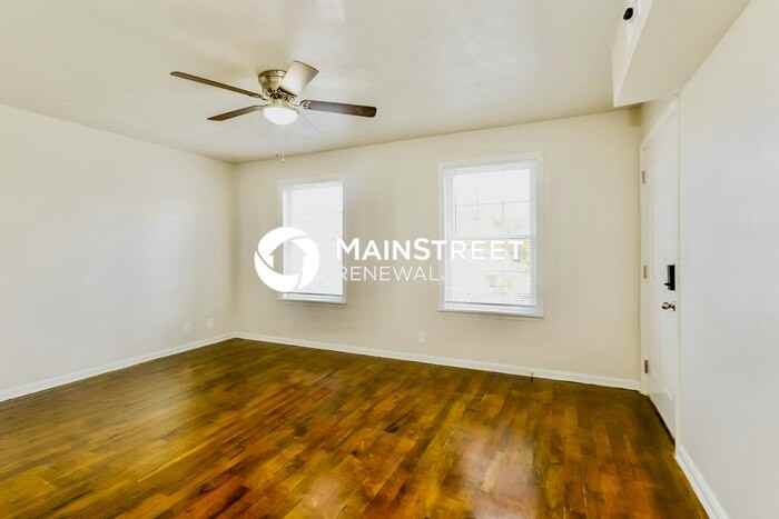 2724 Garland Ave #202 - Photo 5 of 16