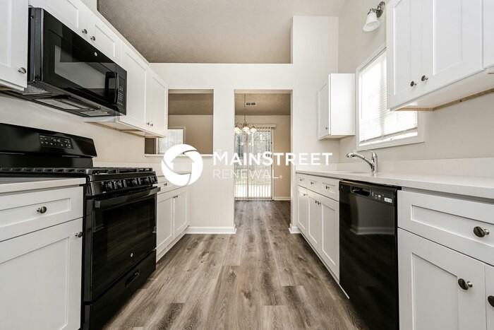 5894 Homestead Cir - Photo 5 of 16