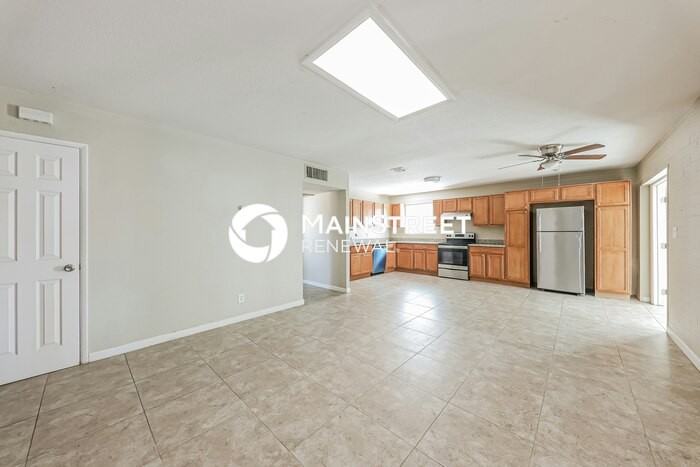 4023 W Townley Ave - Photo 6 of 17
