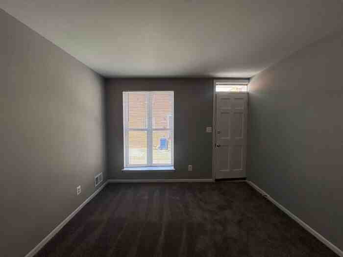 599 N Bradford St - Photo 3 of 9