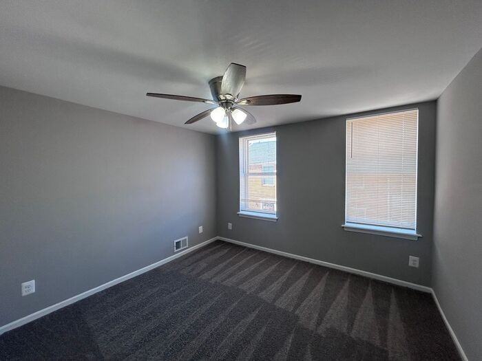 599 N Bradford St - Photo 4 of 9