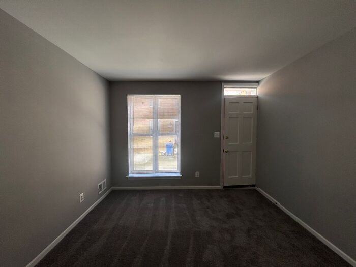 599 N Bradford St - Photo 7 of 9