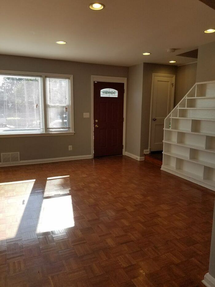 1699 Sherwood Ave - Photo 3 of 11