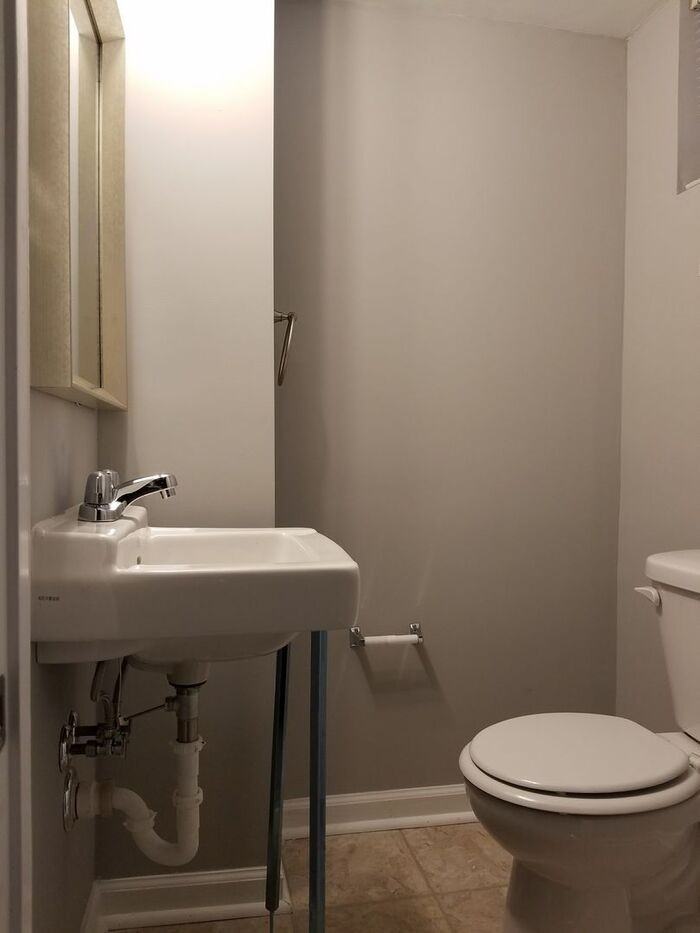 1699 Sherwood Ave - Photo 4 of 11