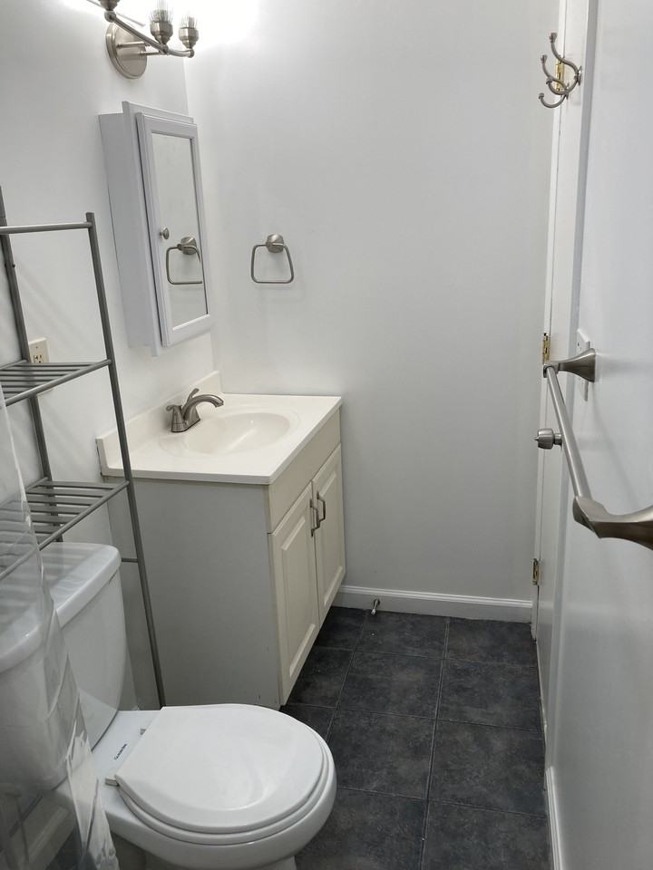 1605 Olive Street - Photo 4 of 29