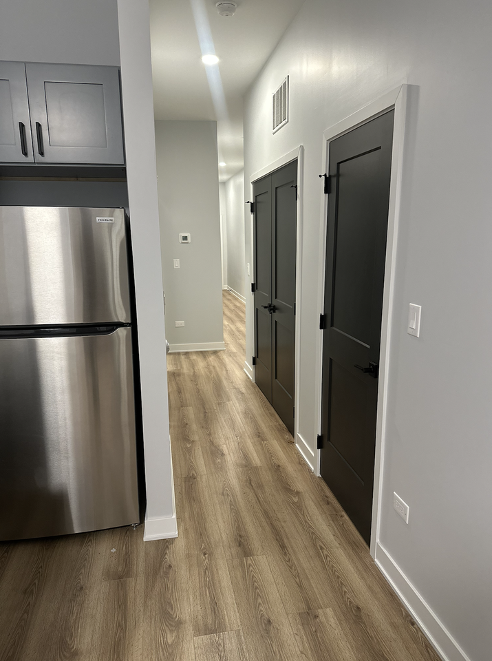 6554 S Champlain Ave #1 - Photo 3 of 9