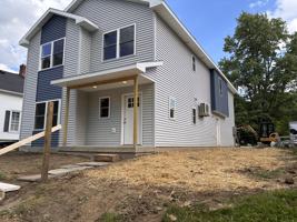 featured image of 408 W Washington St #B